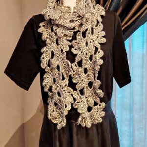 Fényőrző' - különleges horgolt sál