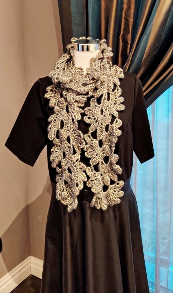 Fényőrző’ – különleges horgolt sál